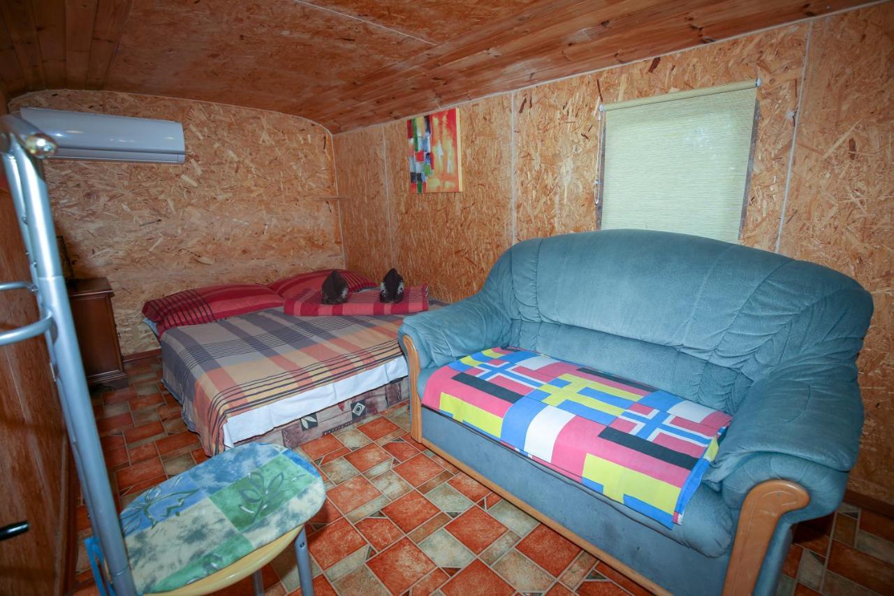 Karavan Sturovo Exterior foto