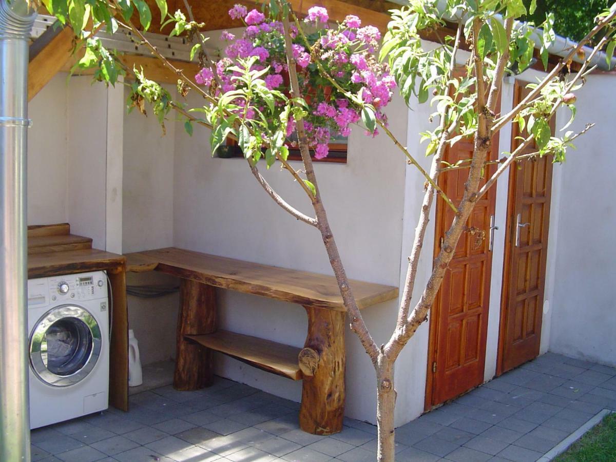 Karavan Sturovo Exterior foto