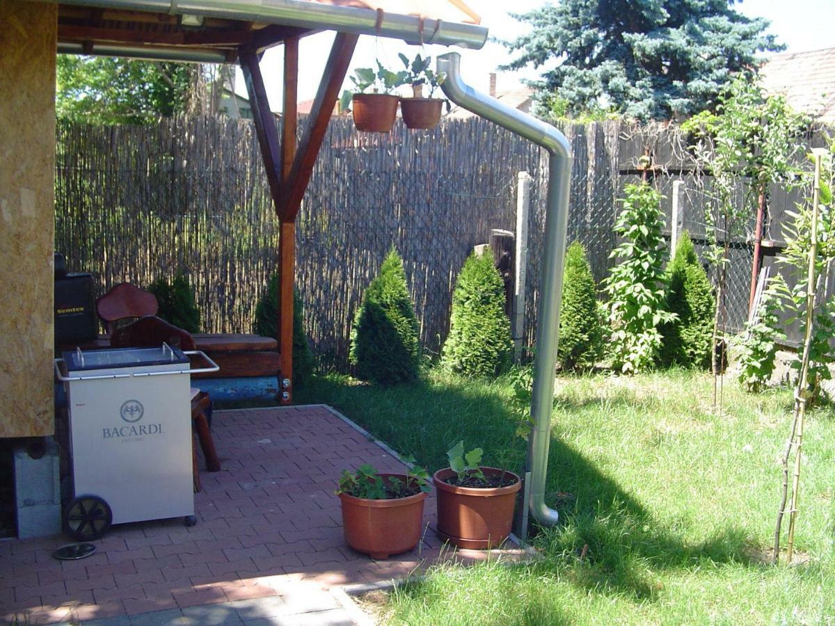 Karavan Sturovo Exterior foto