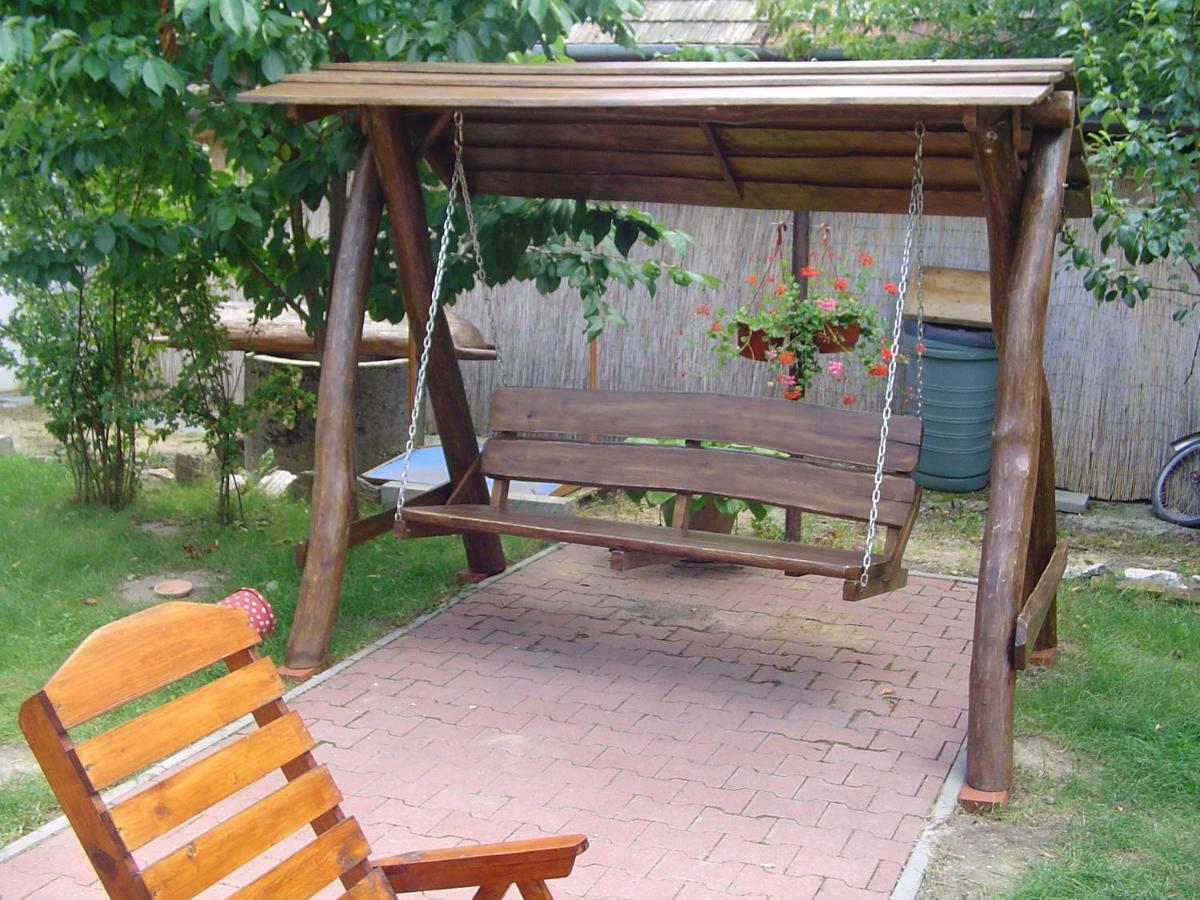 Karavan Sturovo Exterior foto