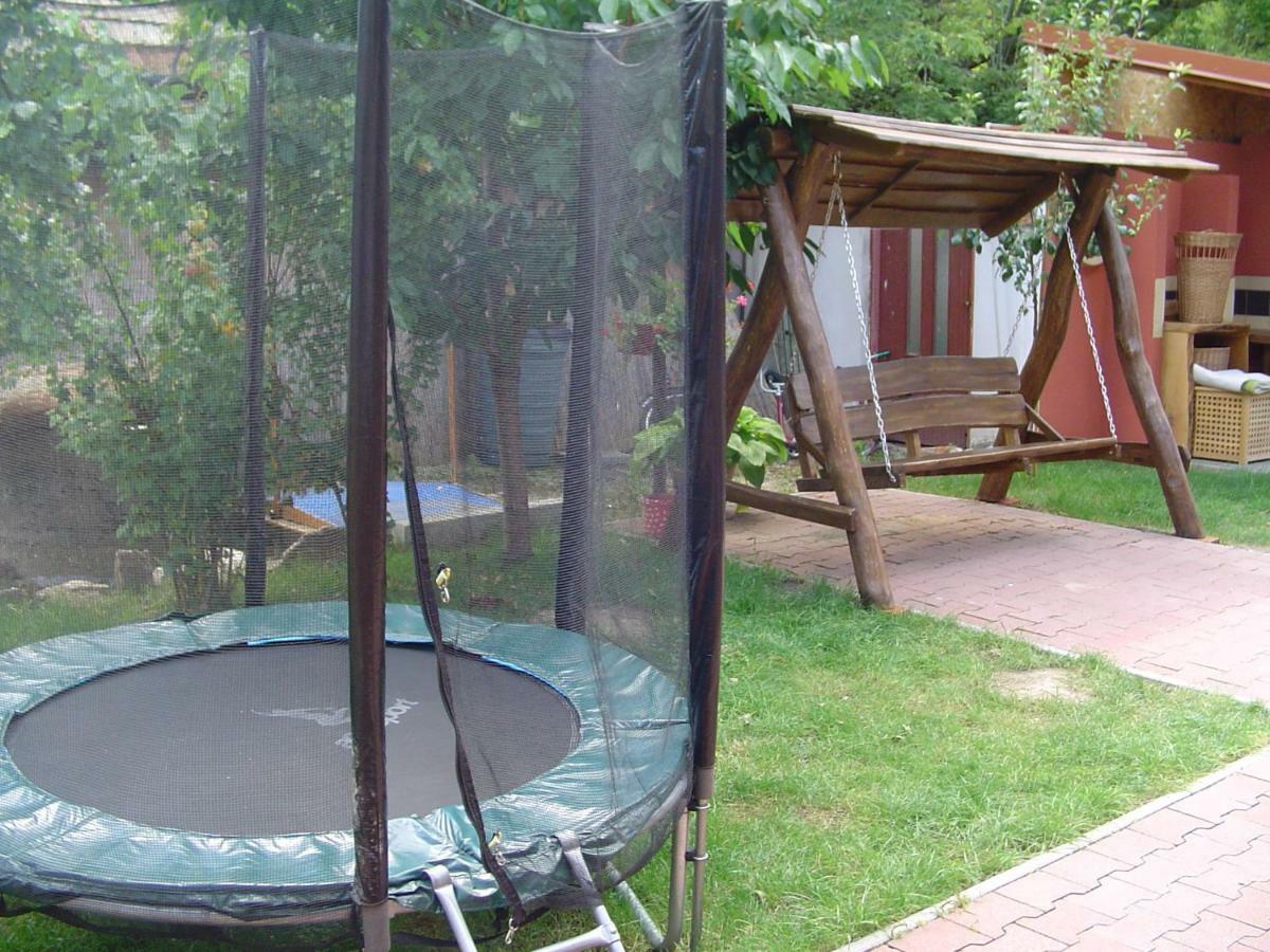 Karavan Sturovo Exterior foto